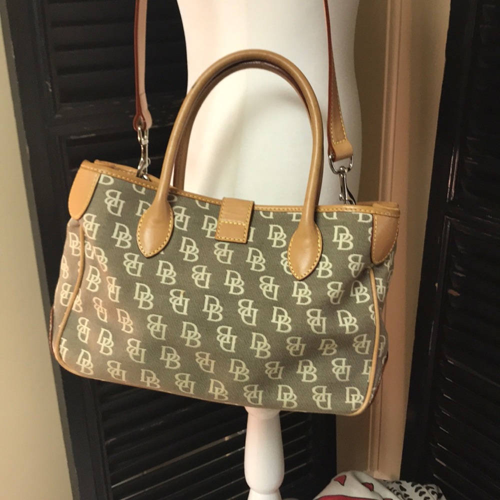 Dooney & Bourke Signature handbag